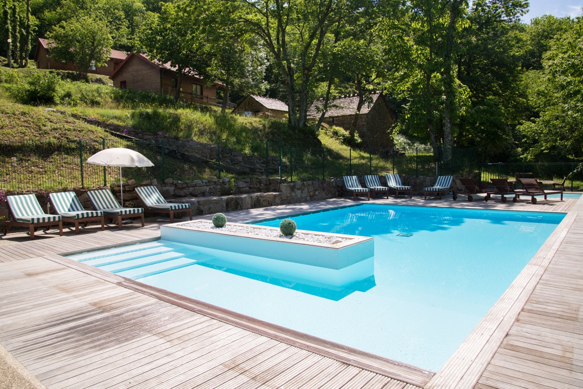 Châtaigniers - extérieur commun - piscine